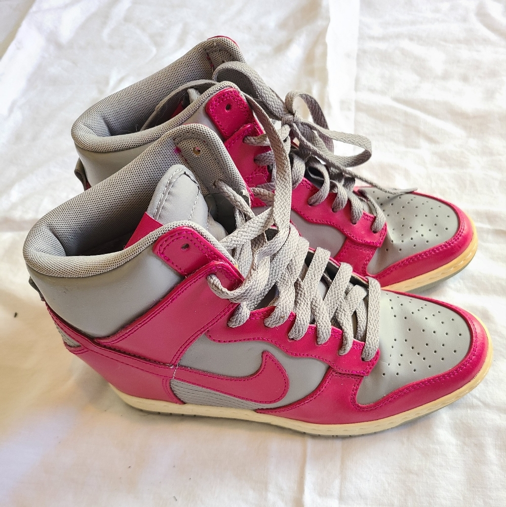Nike sky high fuchsia gray wedge sneaker 8.5